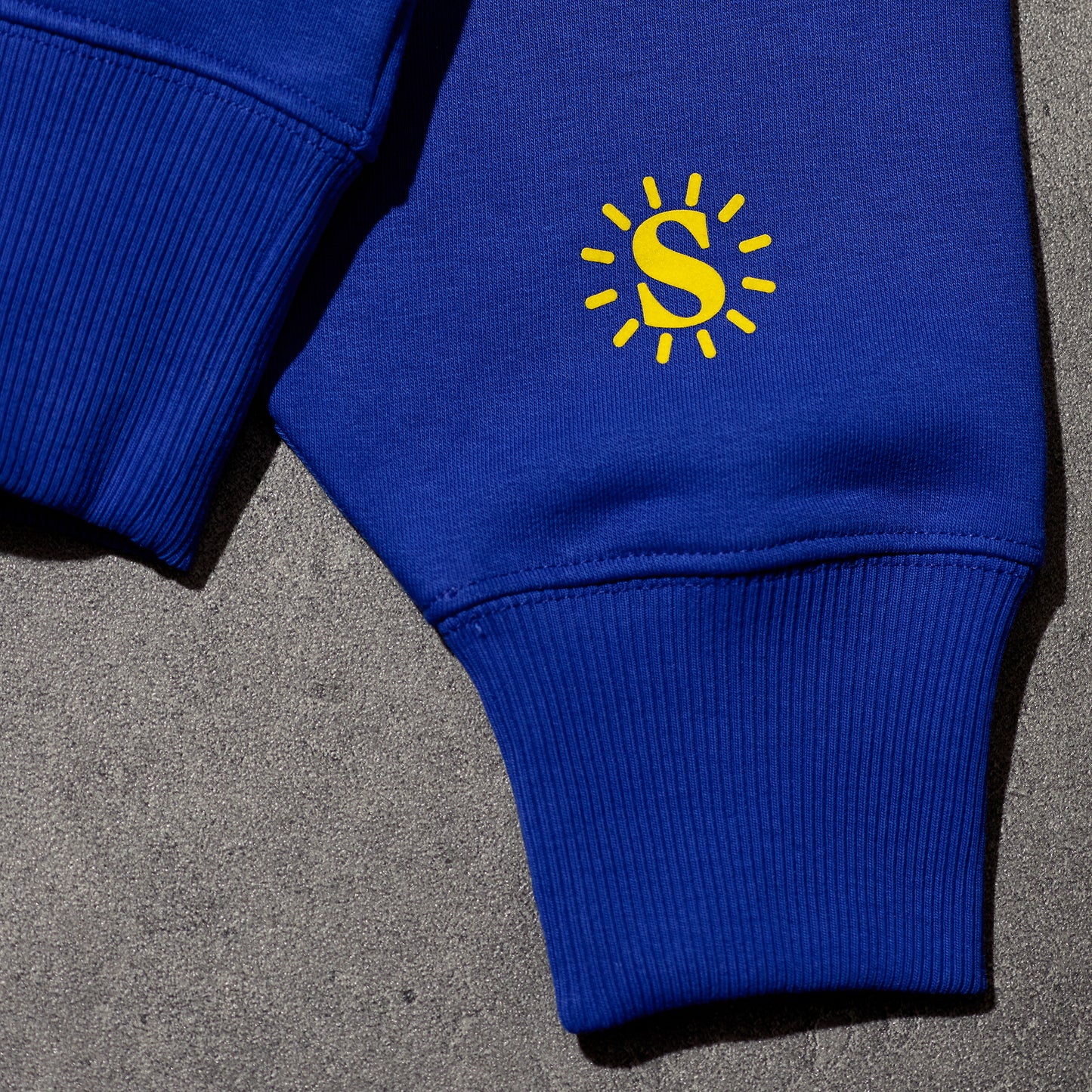 SMILEY SWEATER BLAU